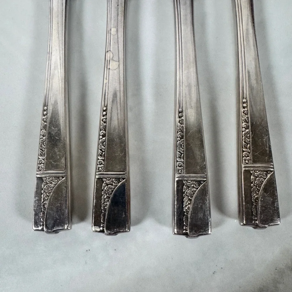 Set of 4 Oneida Nobility Plate Silver Plated‎ Dinner Knives Caprice Lot 2